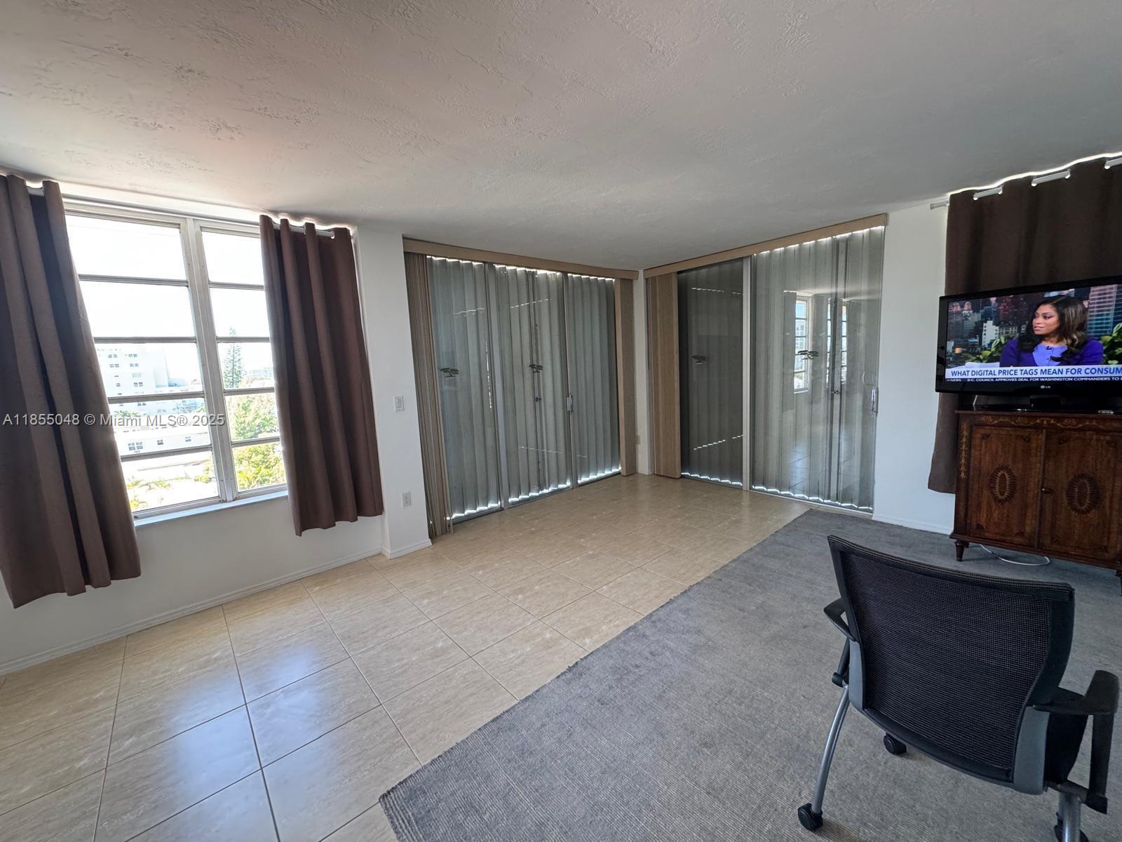 7800 Carlyle Ave #6C