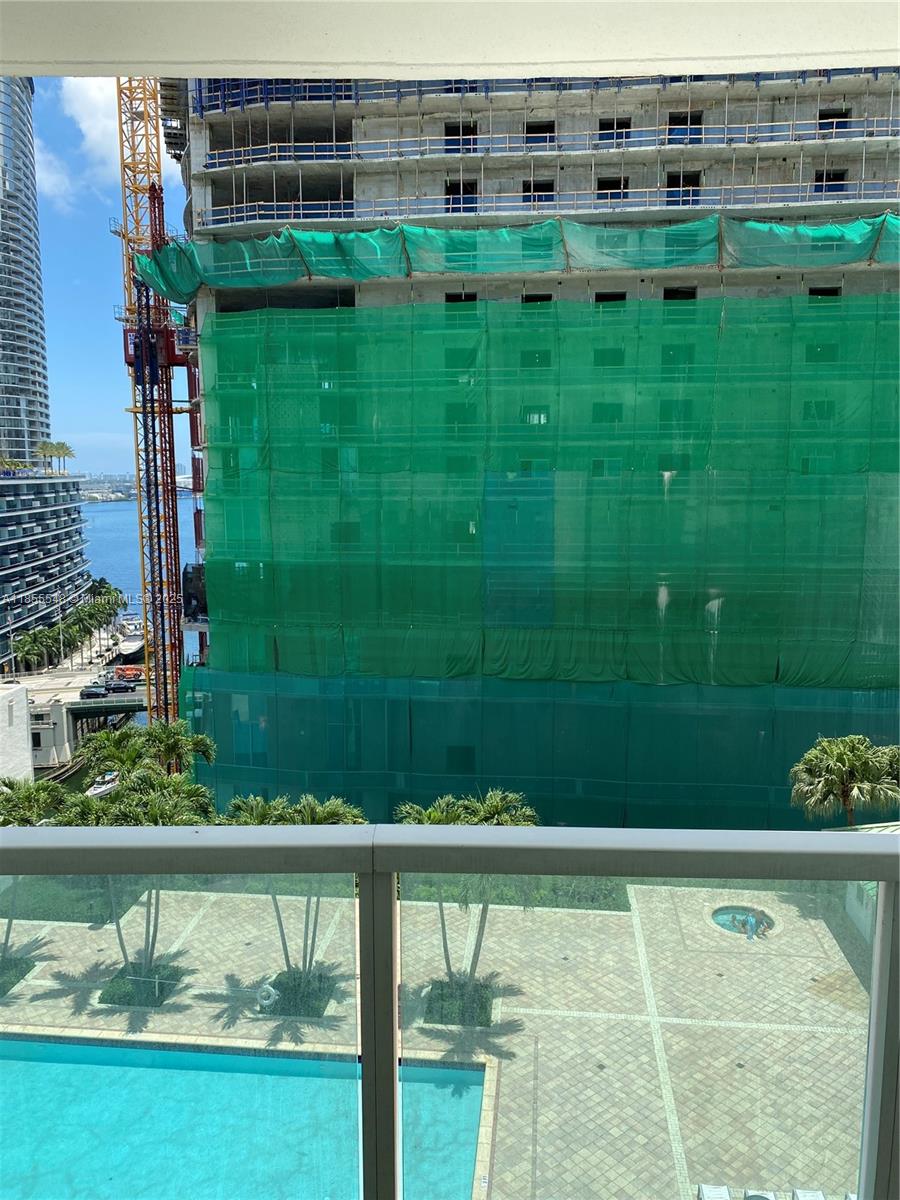 image Brickell on the River N T2