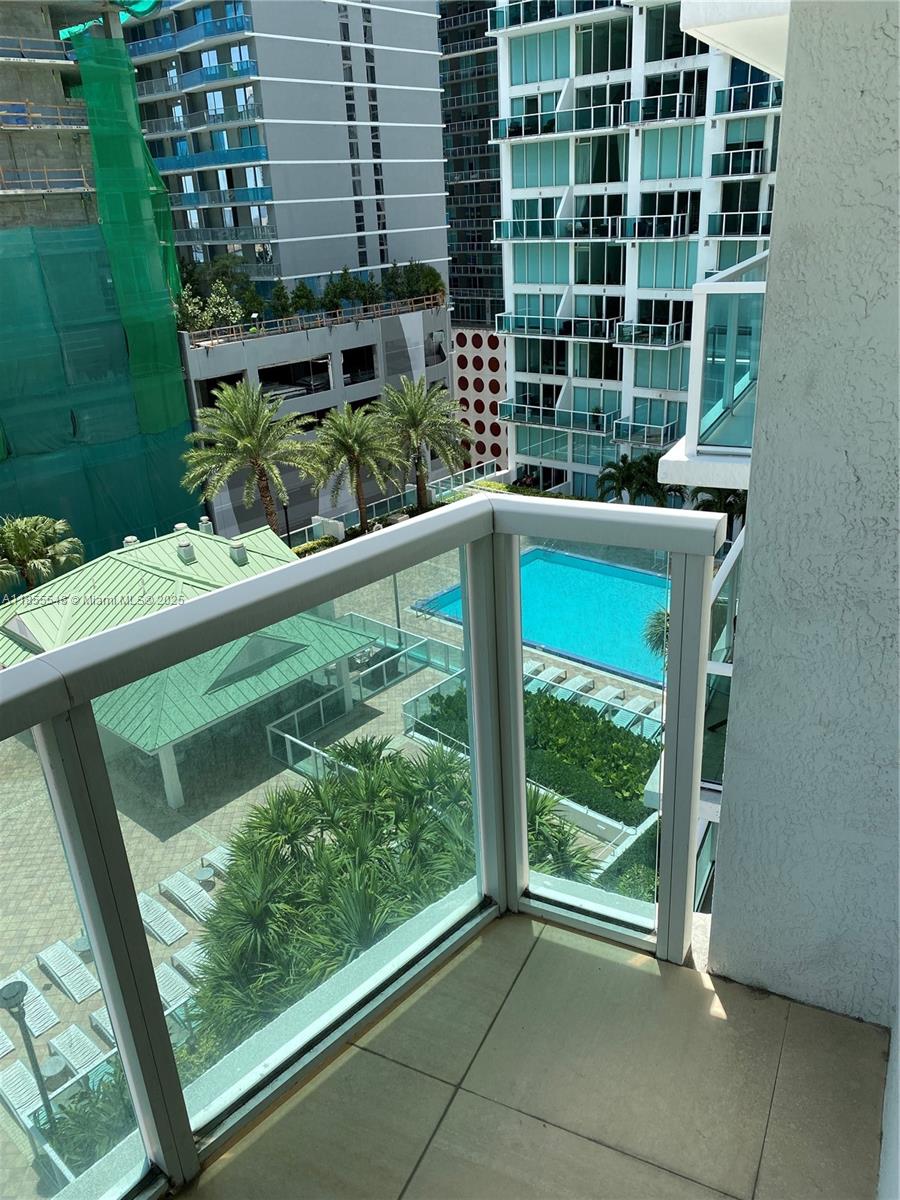 image Brickell on the River N T3