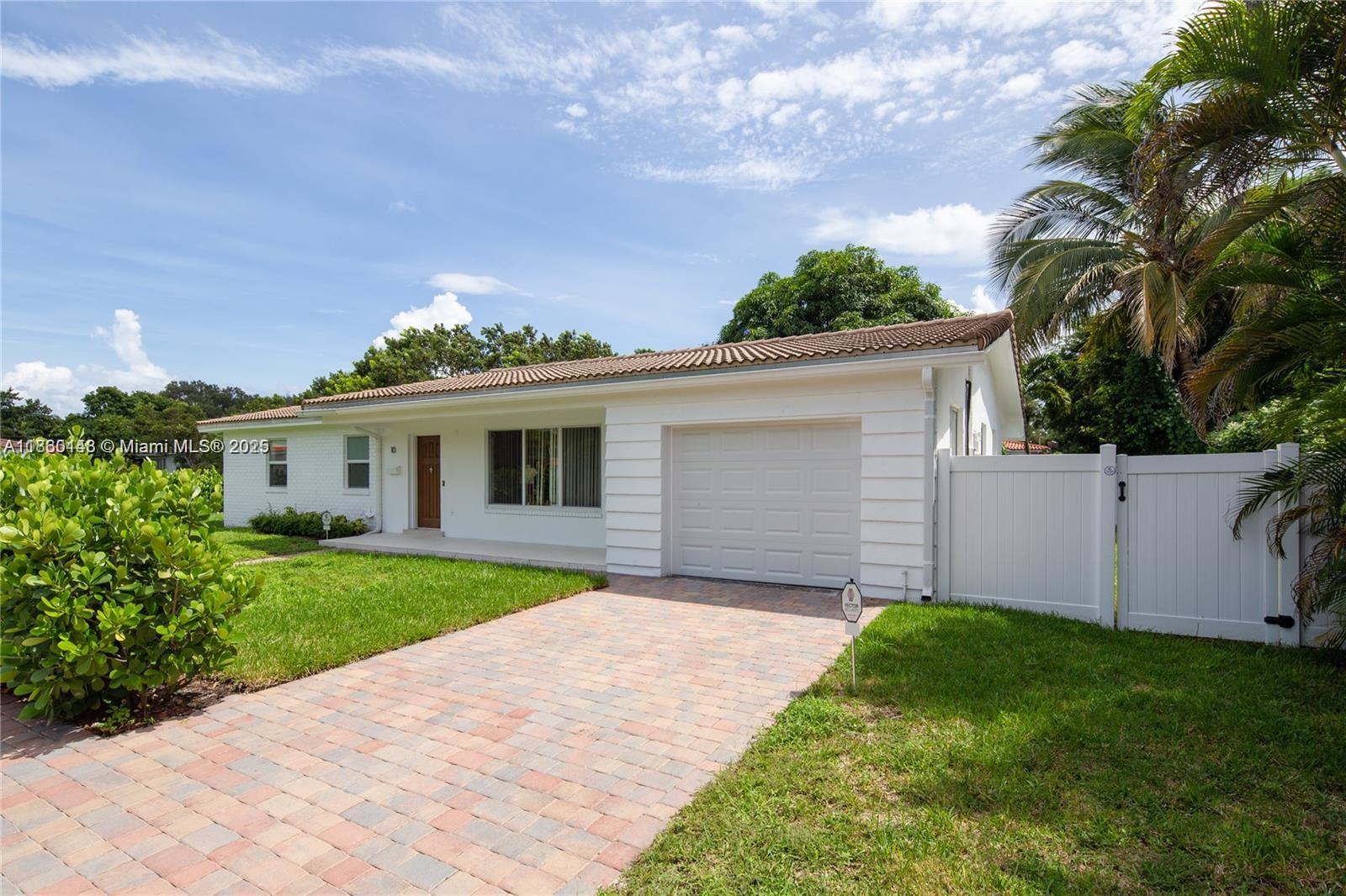 10 NW 100th St