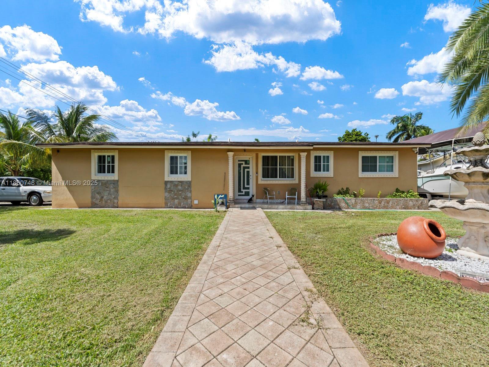 545 NW 10th St