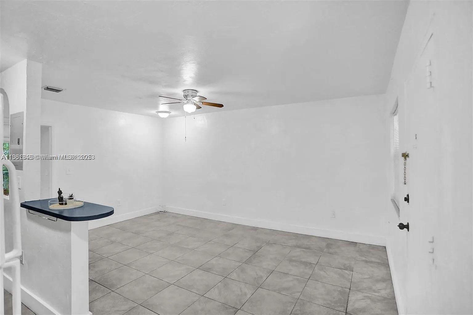 1860 Venice Park Dr