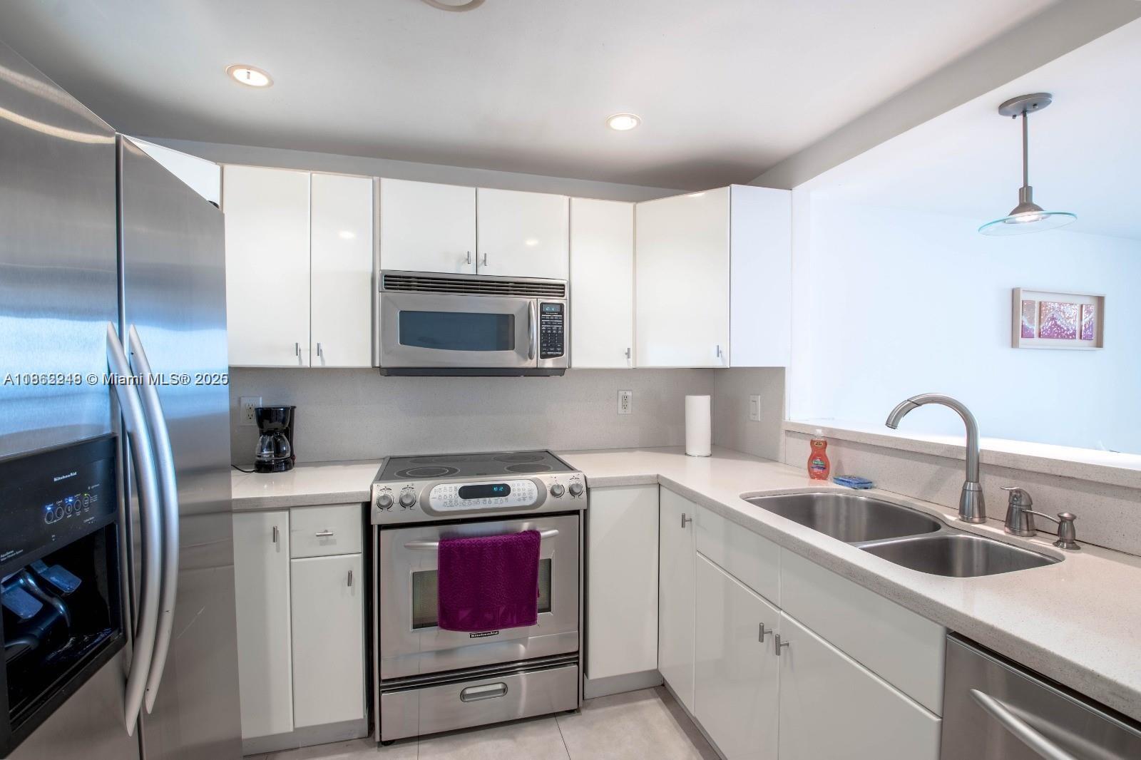 20335 W Country Clb Dr #2410