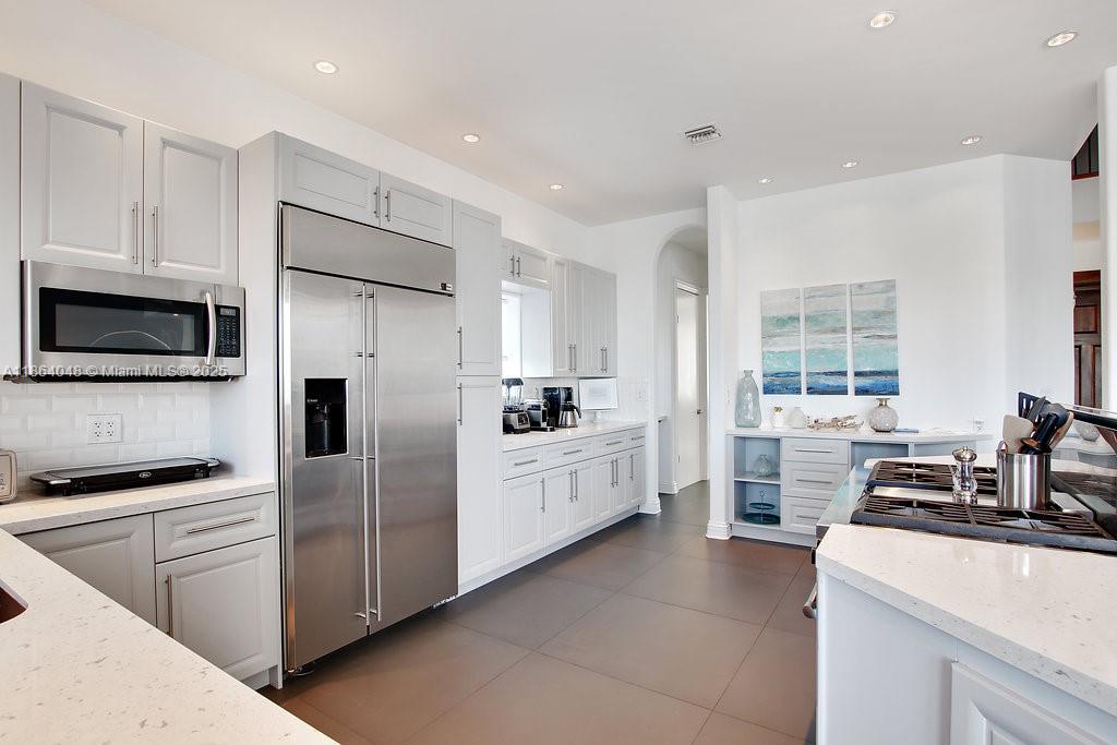 257 N Coconut Ln Miami Beach, FL 33139