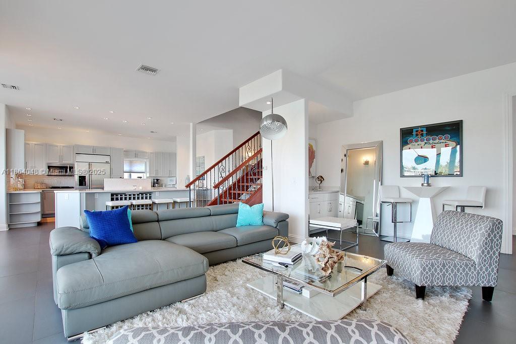 257 N Coconut Ln Miami Beach, FL 33139