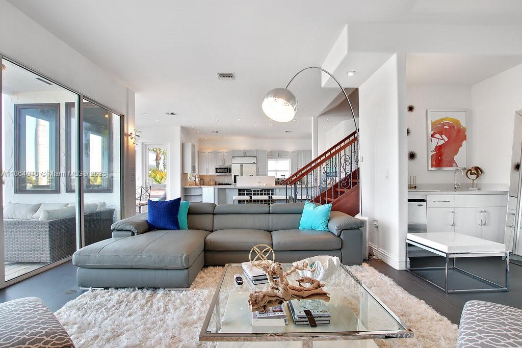 257 N Coconut Ln Miami Beach, FL 33139