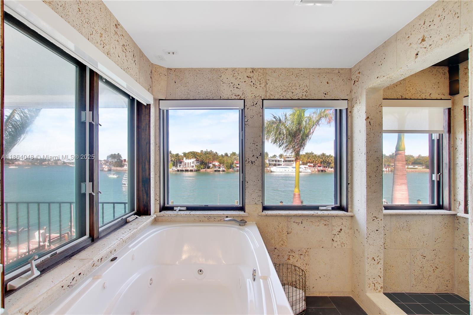 257 N Coconut Ln Miami Beach, FL 33139