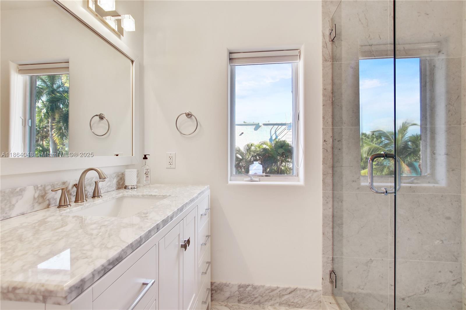 257 N Coconut Ln Miami Beach, FL 33139