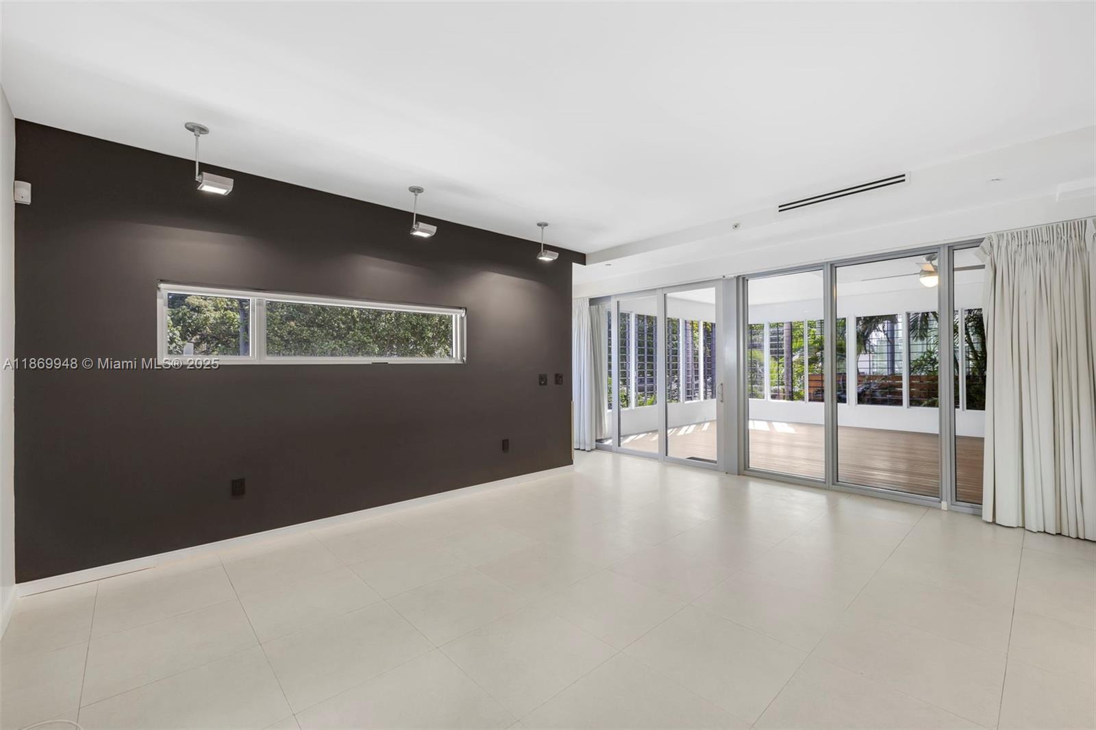 340 Jefferson Ave #1