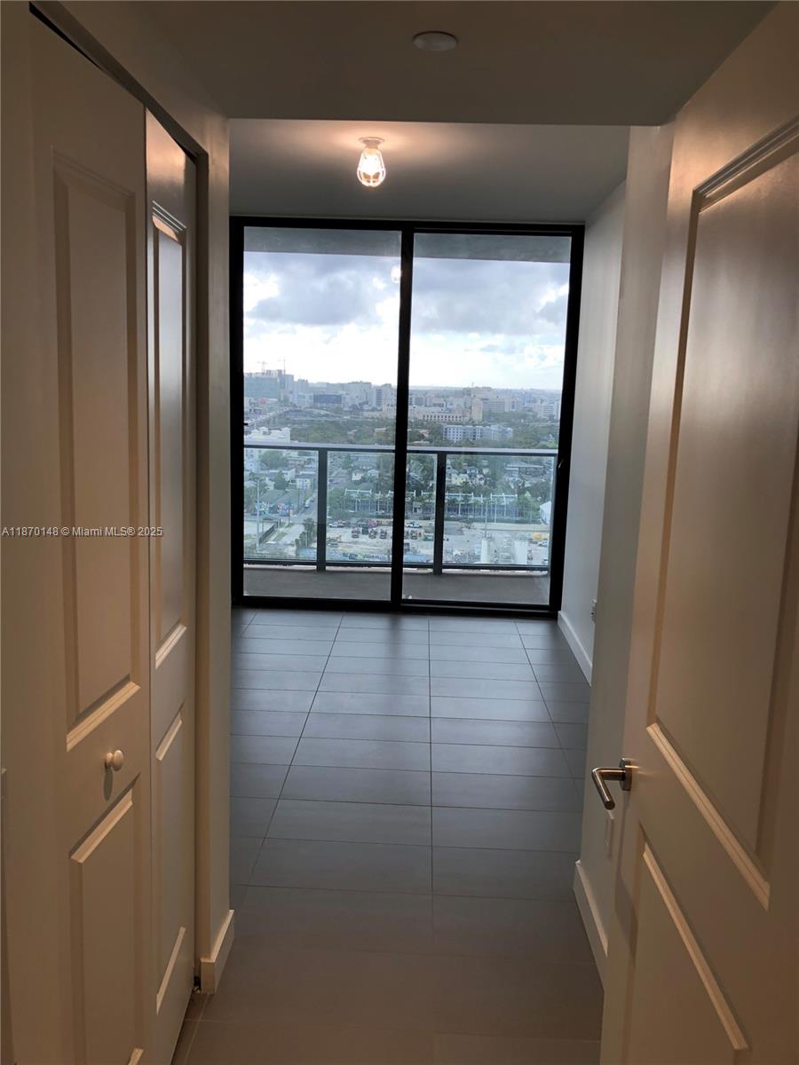 image Canvas Condo15