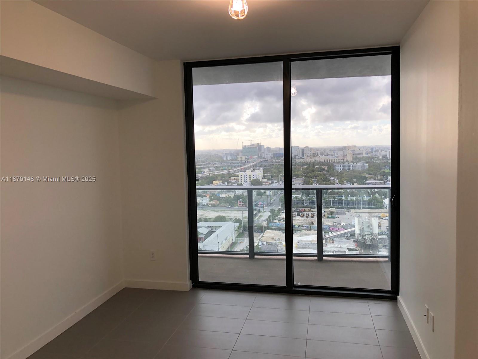 image Canvas Condo16