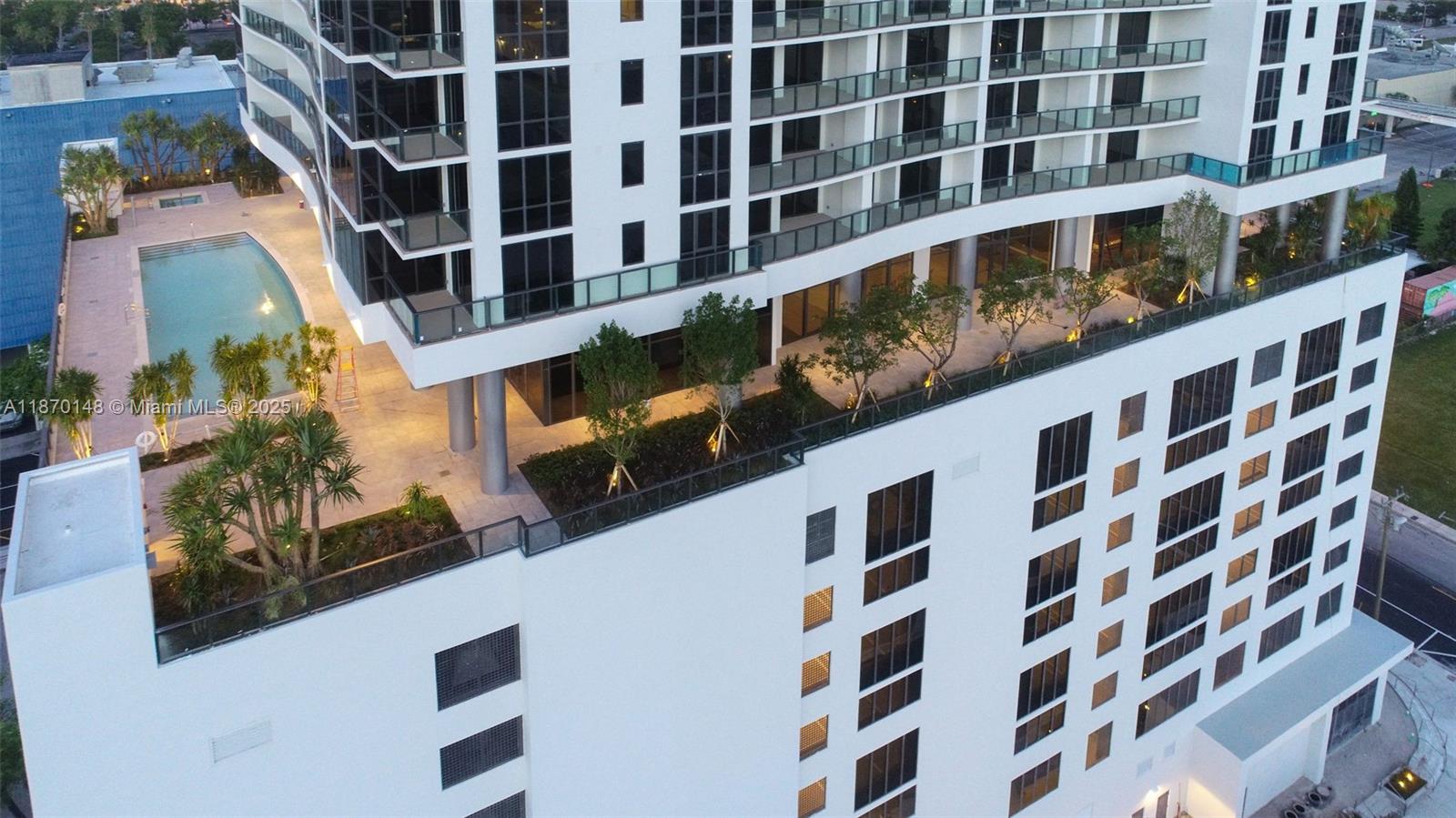 image Canvas Condo3