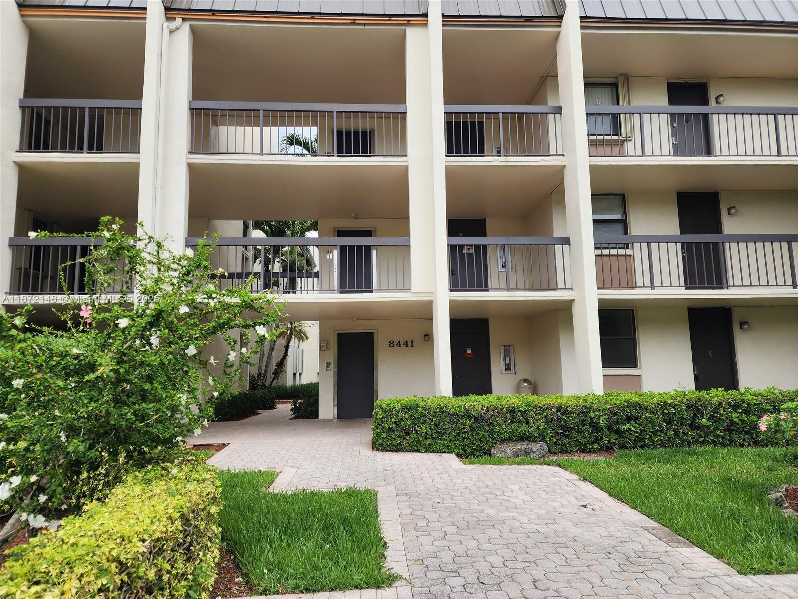 8441 Forest Hls Dr #105