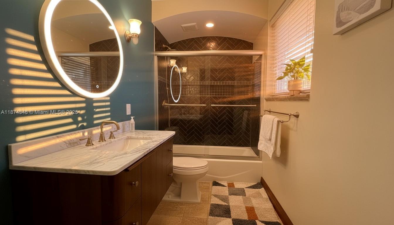 40 SW 30th Rd Miami, FL 33129