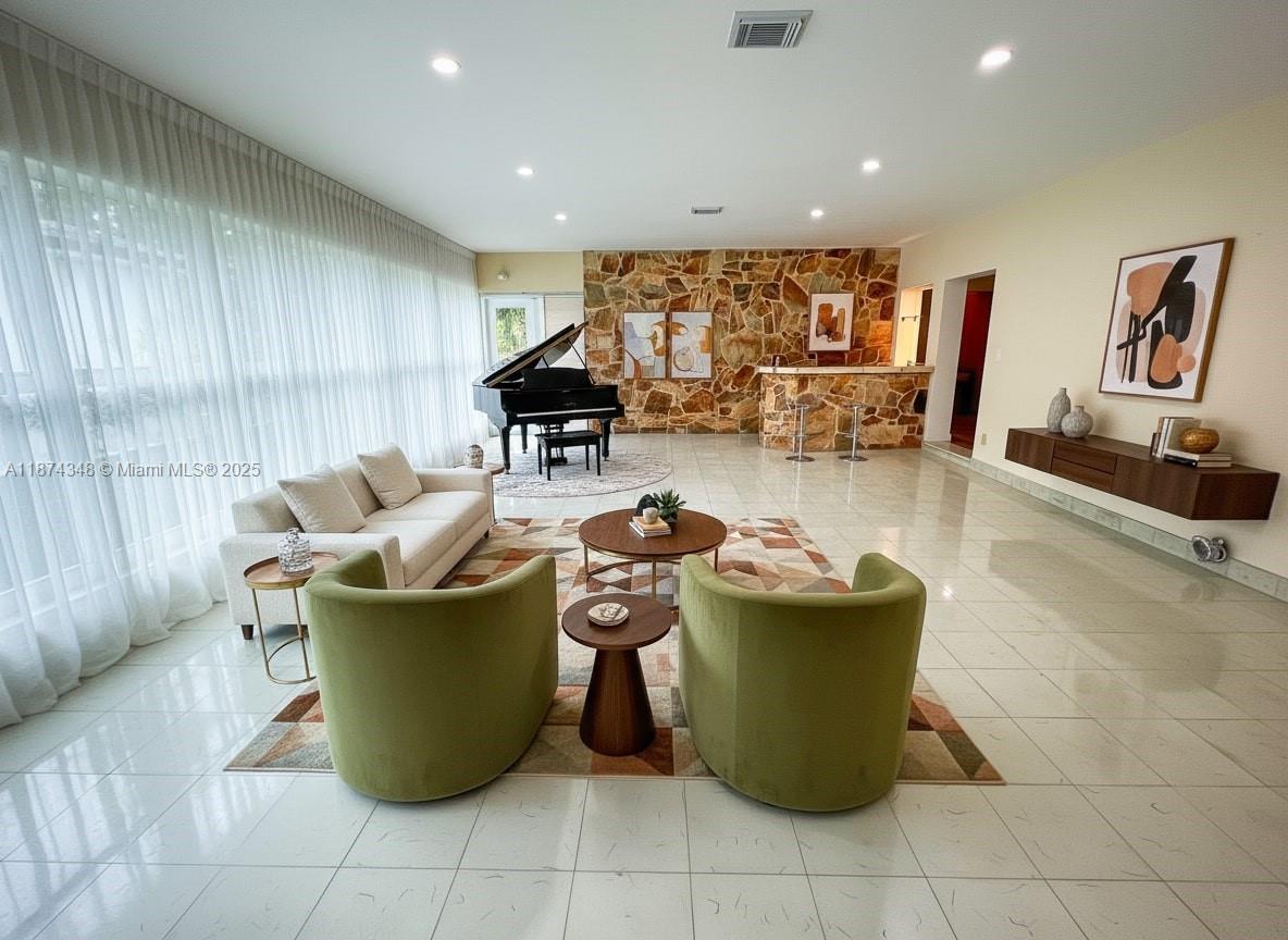 40 SW 30th Rd Miami, FL 33129