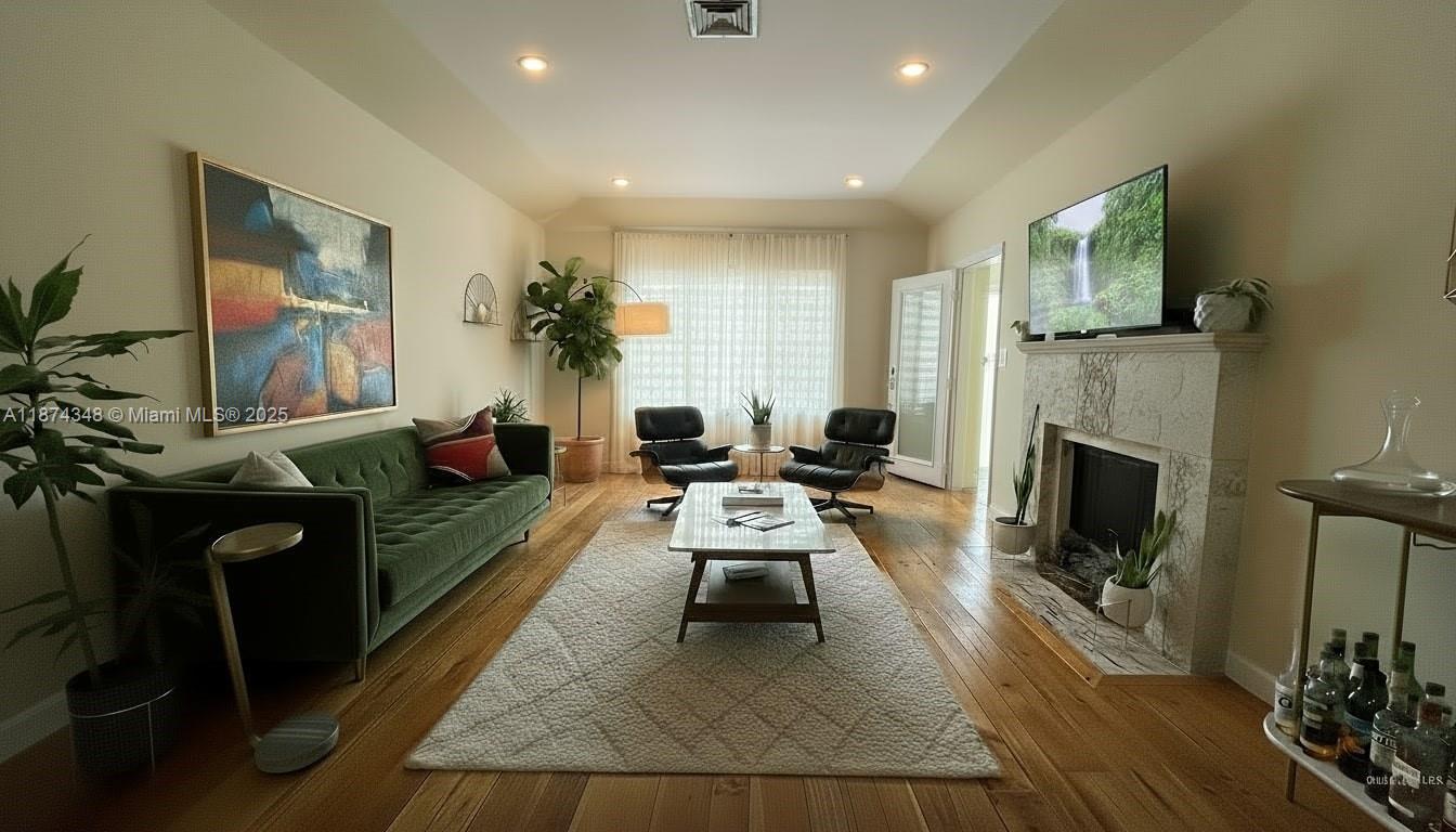 40 SW 30th Rd Miami, FL 33129