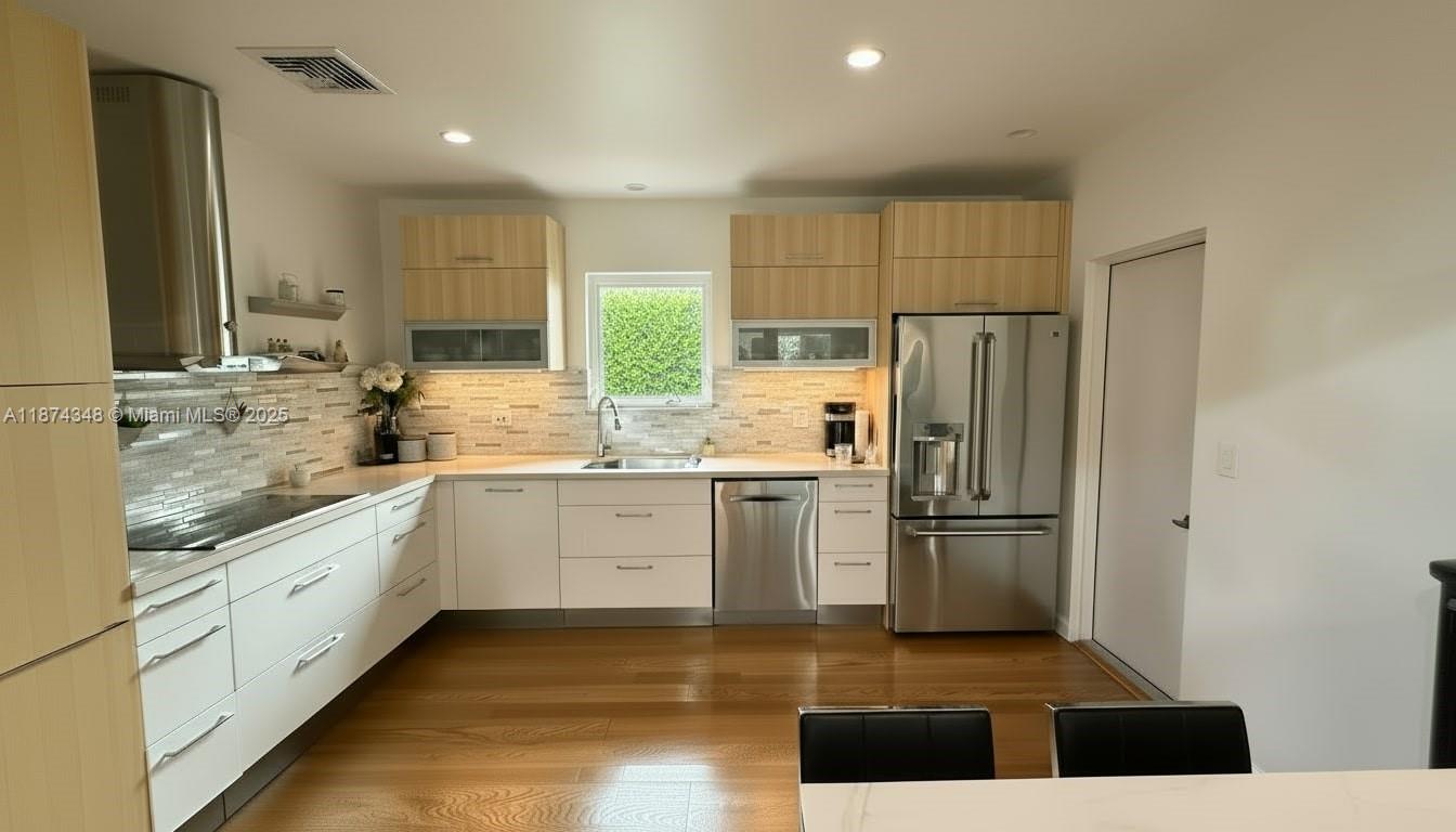 40 SW 30th Rd Miami, FL 33129