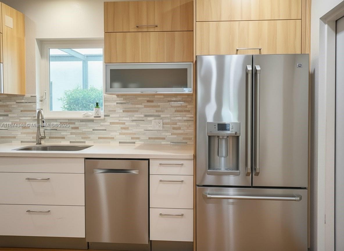 40 SW 30th Rd Miami, FL 33129