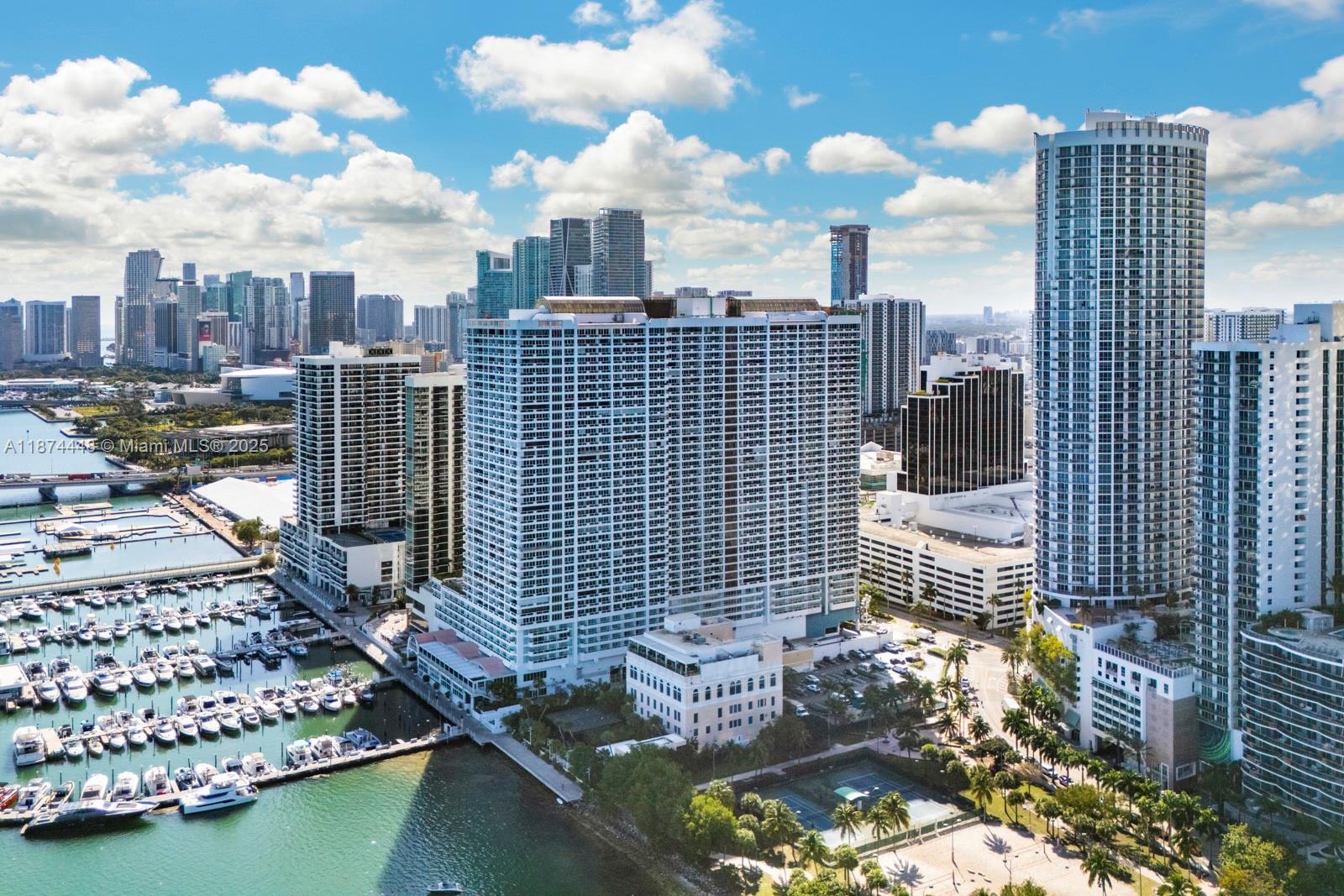 image Opera Tower Condo1