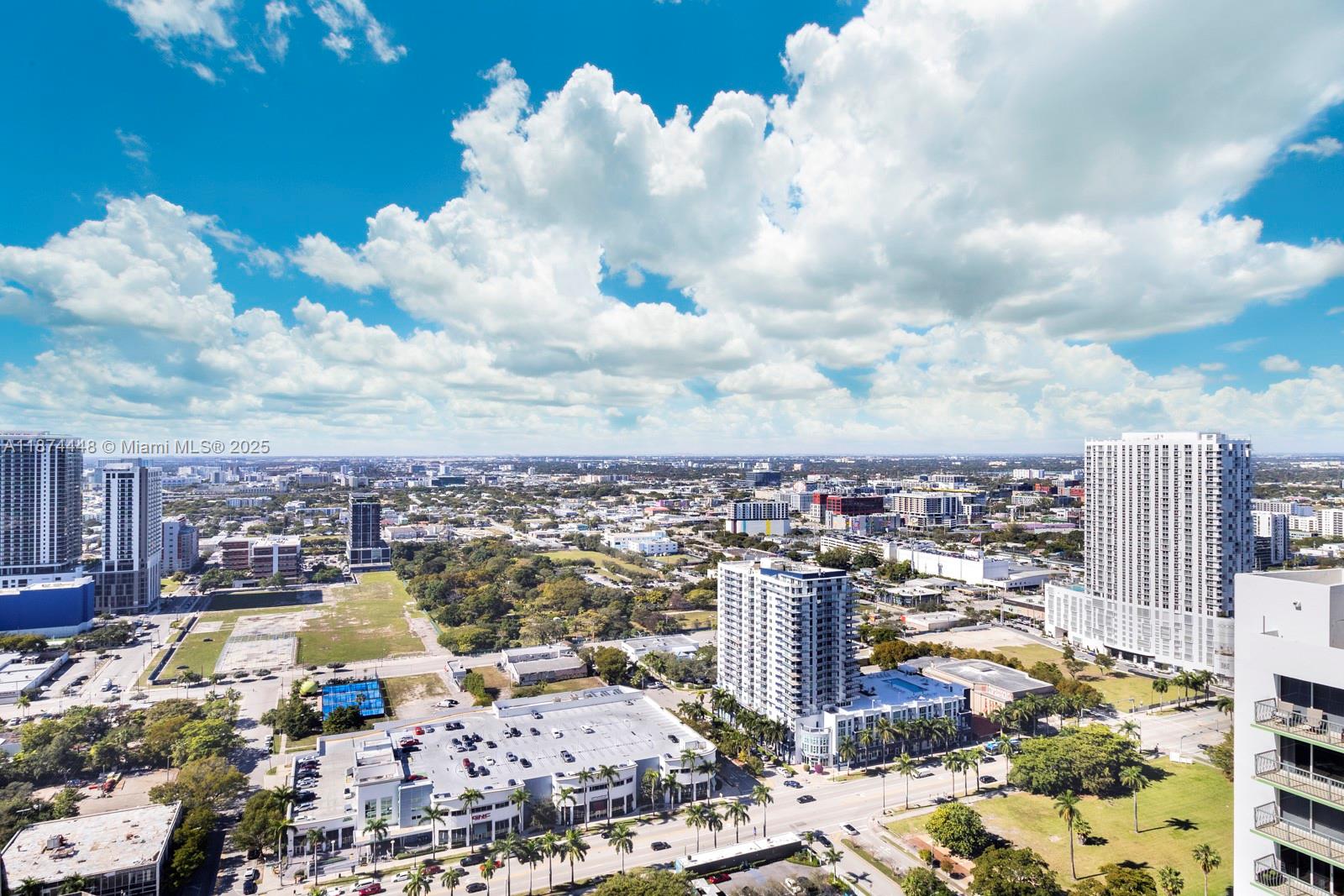 image Opera Tower Condo23