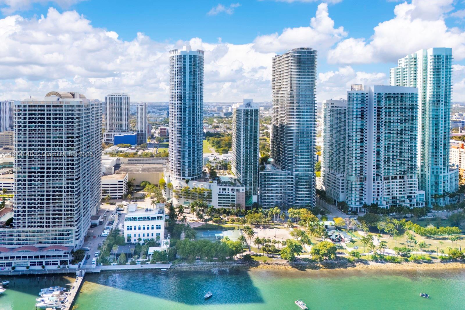 image Opera Tower Condo36