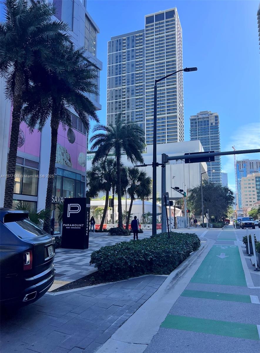 image Paramount Miami Worldcent15