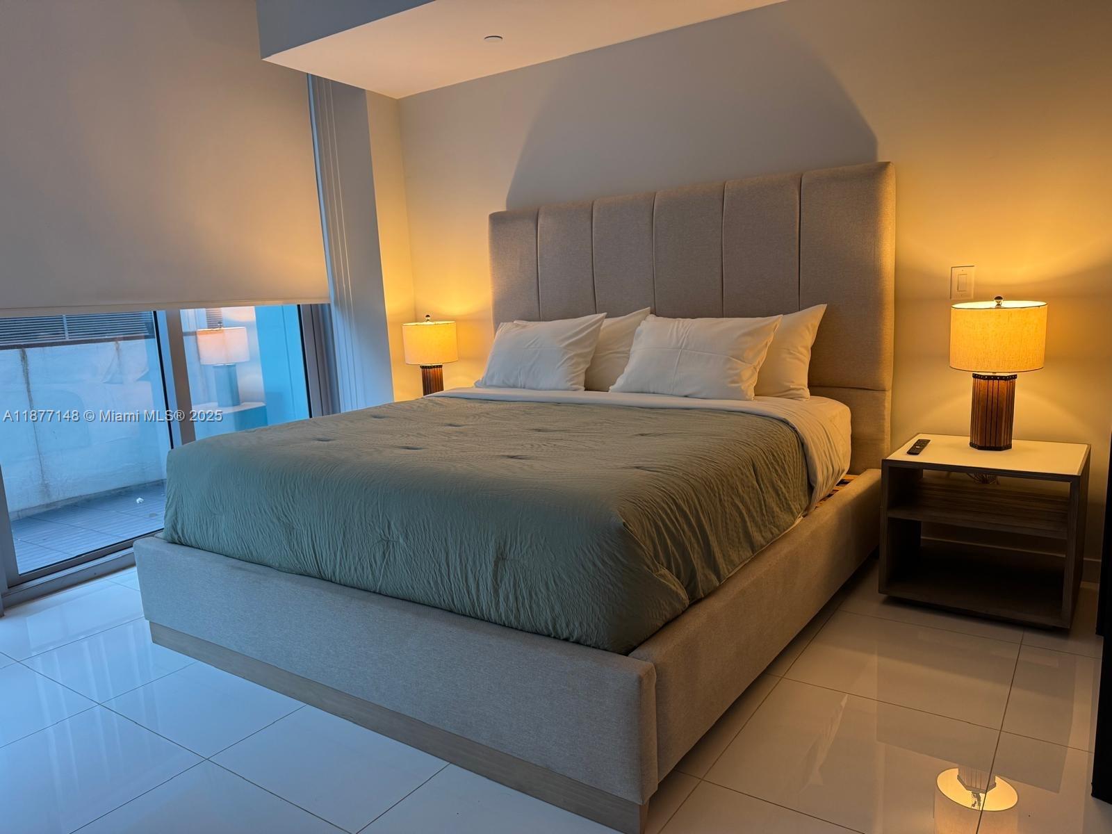 image Paramount Miami Worldcent18
