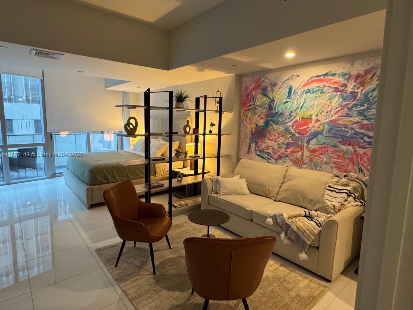 image Paramount Miami Worldcent19
