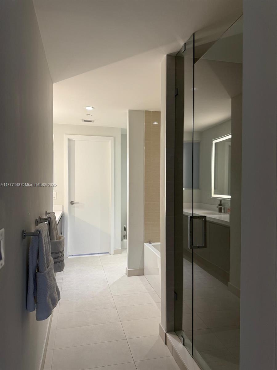 image Paramount Miami Worldcent22