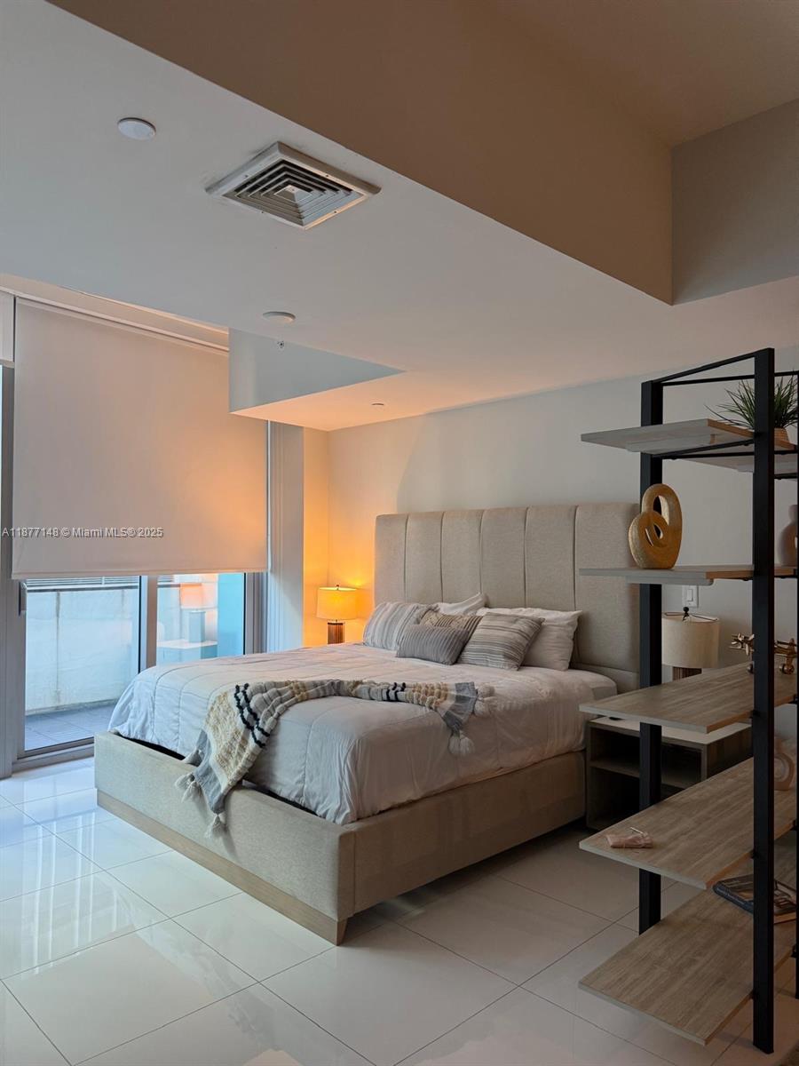 image Paramount Miami Worldcent26