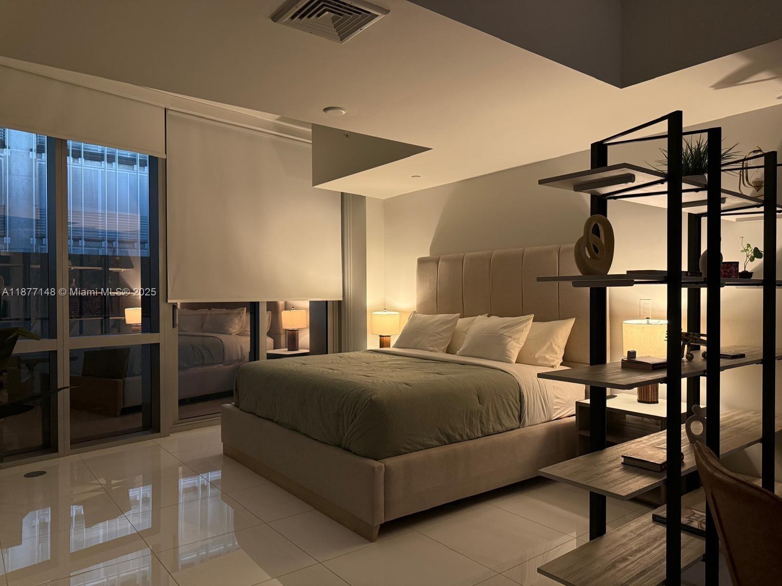 image Paramount Miami Worldcent28