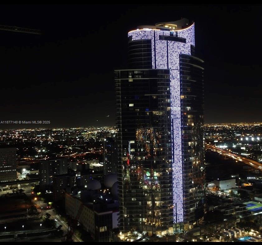 image Paramount Miami Worldcent3