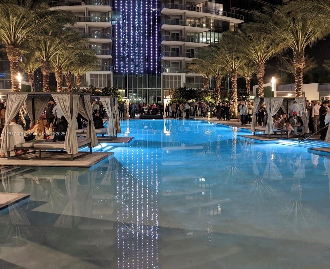 image Paramount Miami Worldcent6