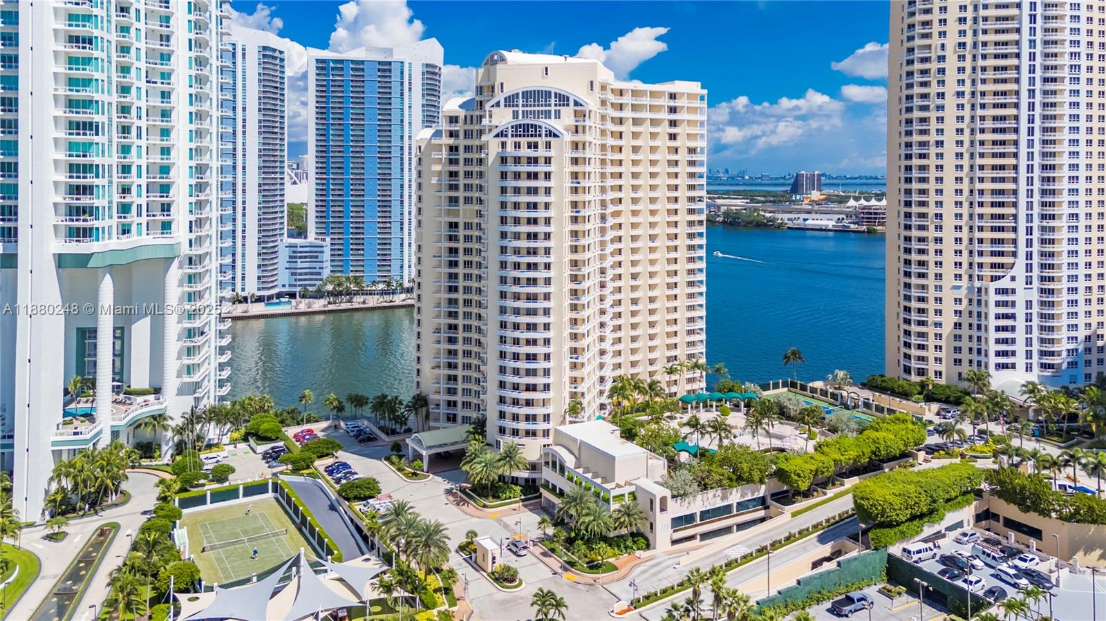 888 Brickell Key Dr #1807