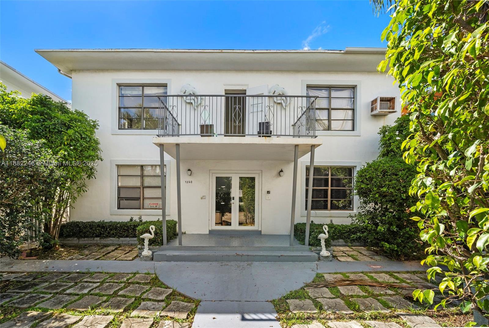 7320 Carlyle Ave