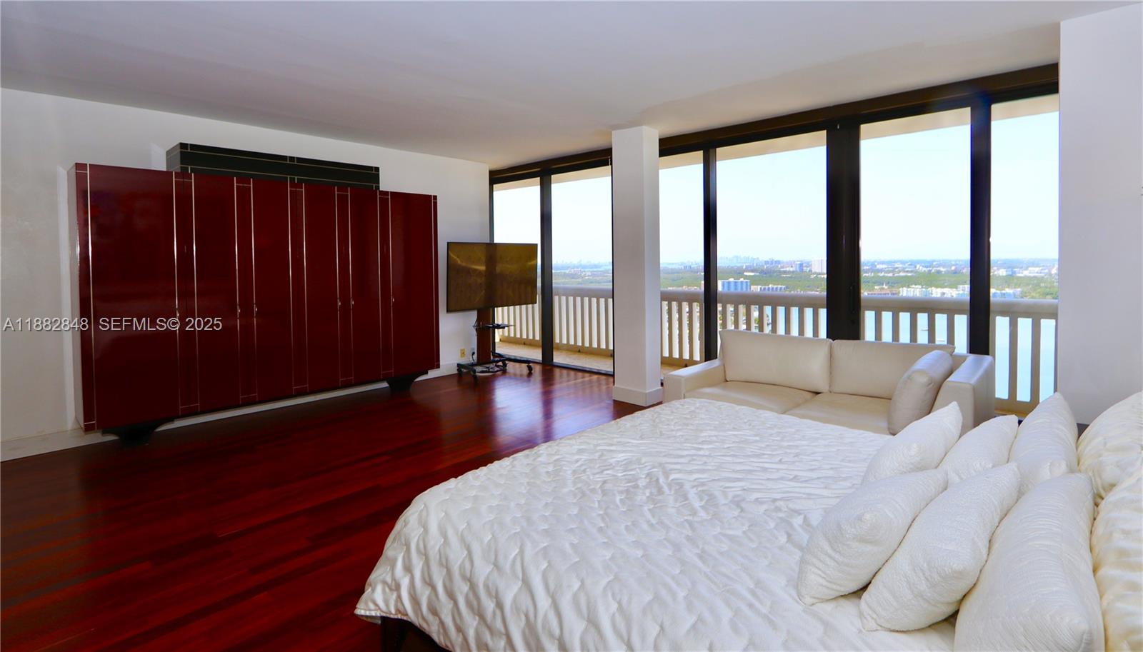 1000 Island Blvd #PH2 Aventura, FL 33160