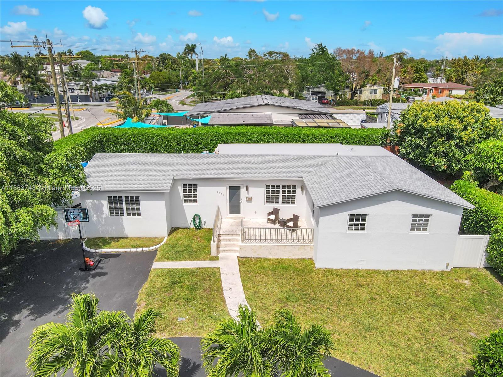 8371 SW 32nd Ter