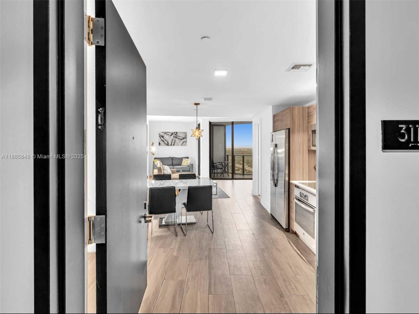 121 NE 34th St #3114