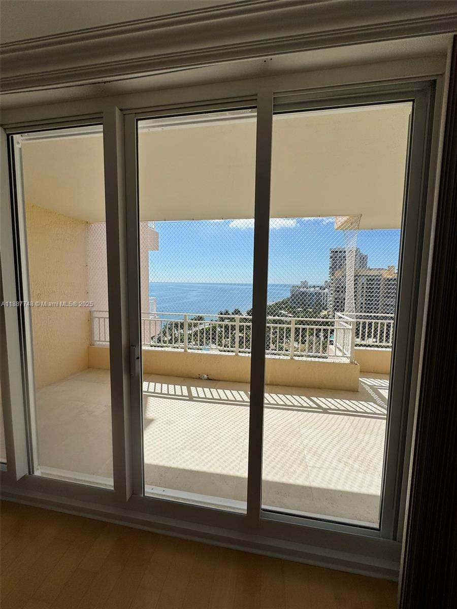 image Ocean Tower Two Condo22