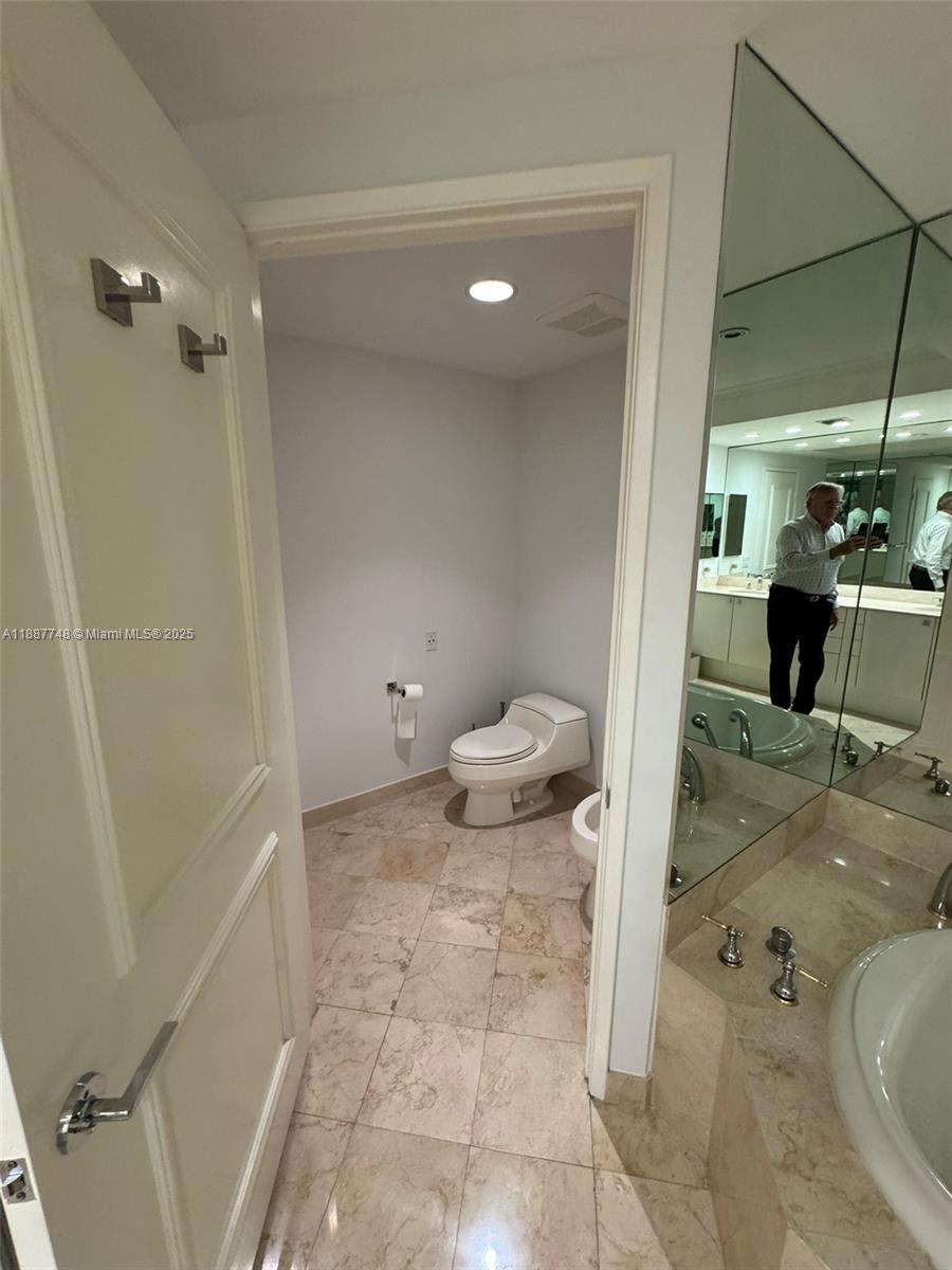 image Ocean Tower Two Condo25