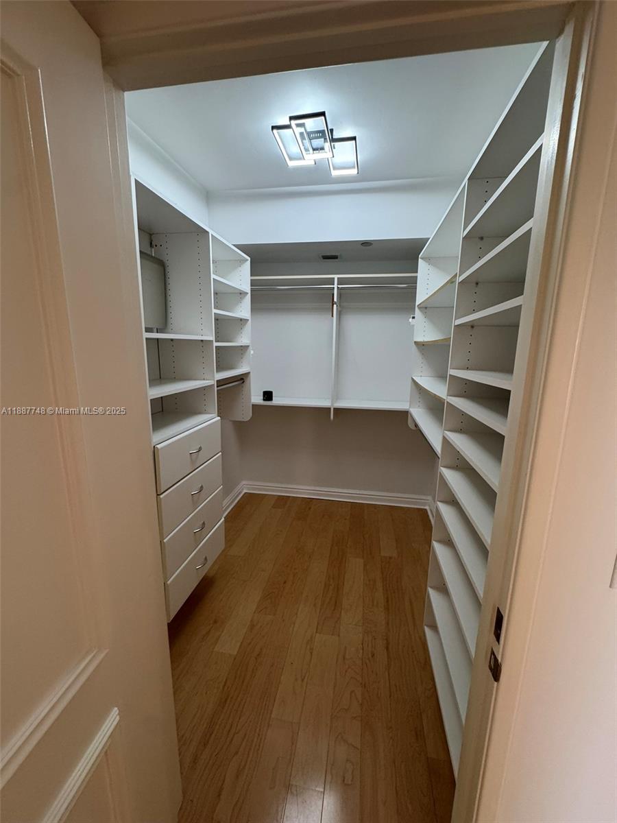 image Ocean Tower Two Condo27