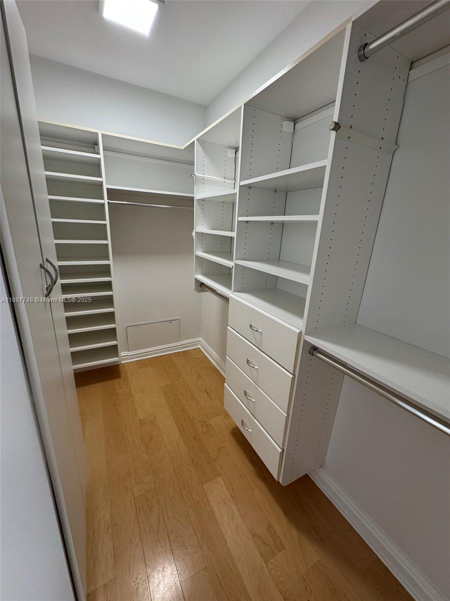 image Ocean Tower Two Condo29