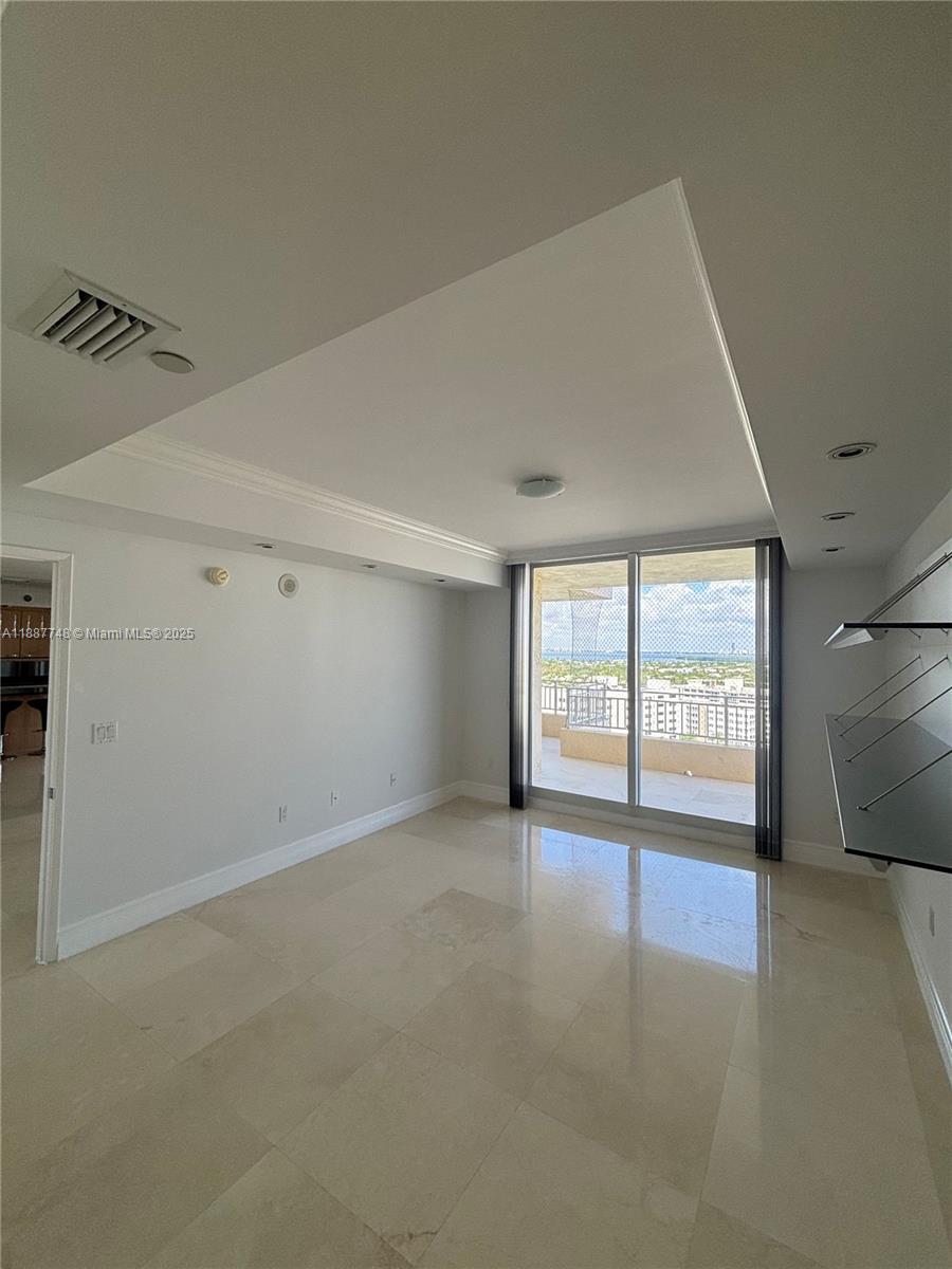 image Ocean Tower Two Condo31