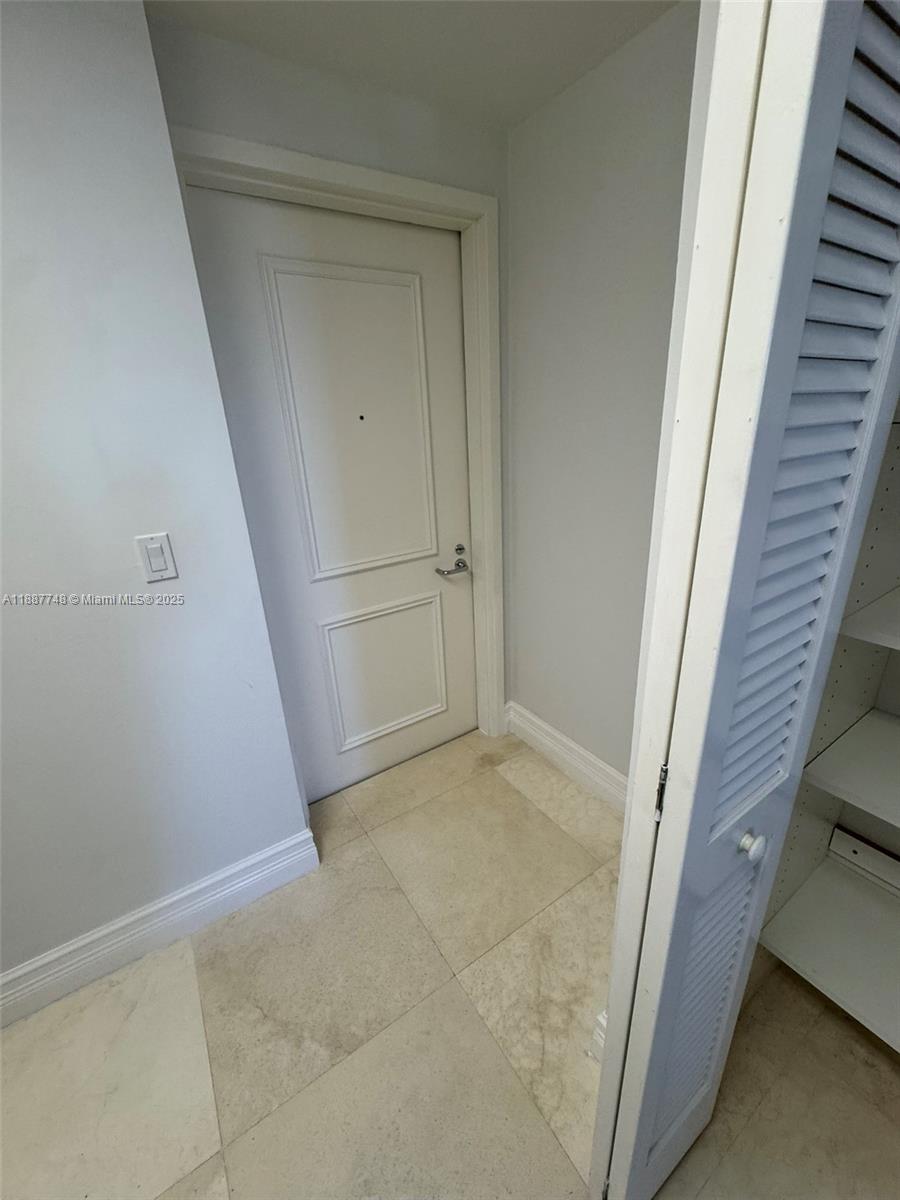 image Ocean Tower Two Condo40