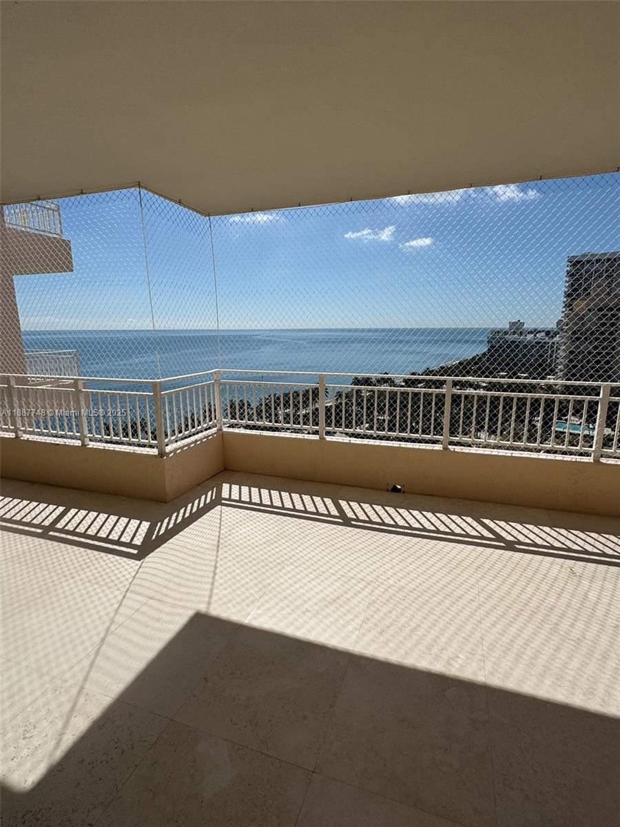 image Ocean Tower Two Condo41