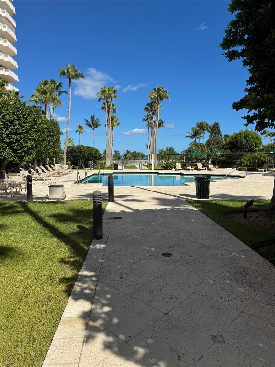 image Ocean Tower Two Condo54