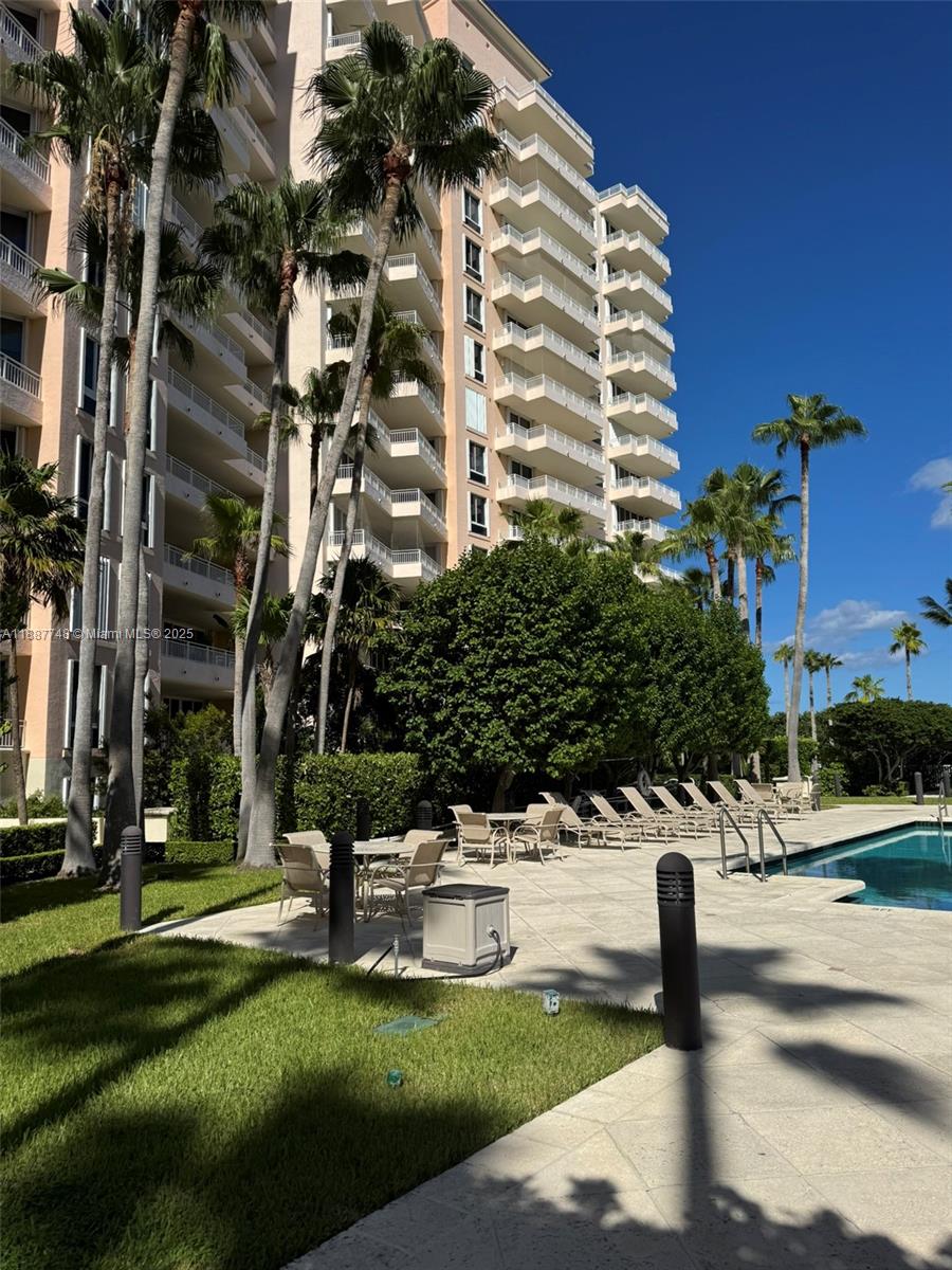 image Ocean Tower Two Condo55