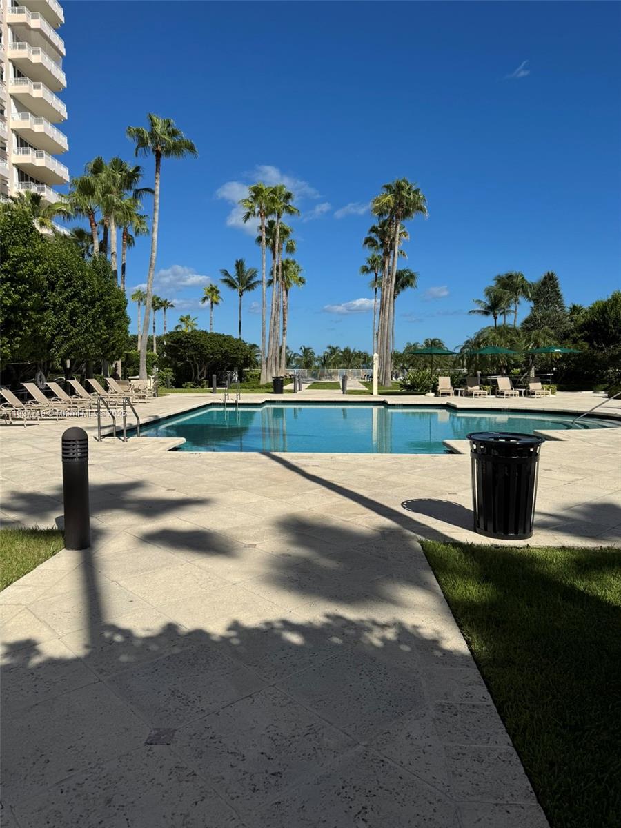 image Ocean Tower Two Condo65