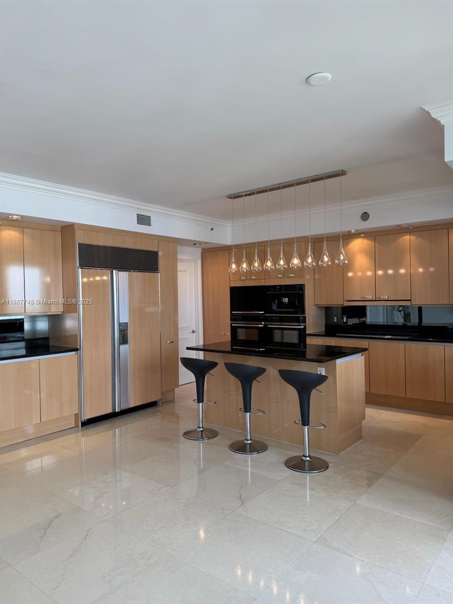 image Ocean Tower Two Condo8