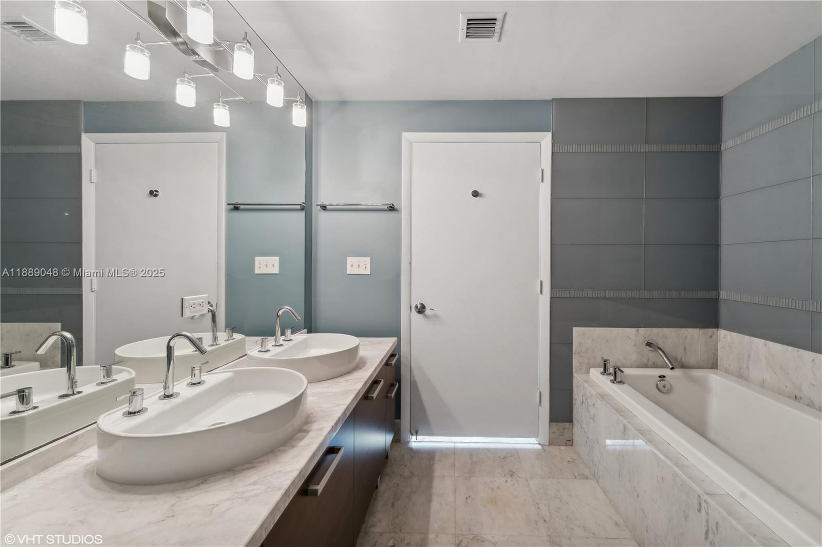 image Vizcayne North20